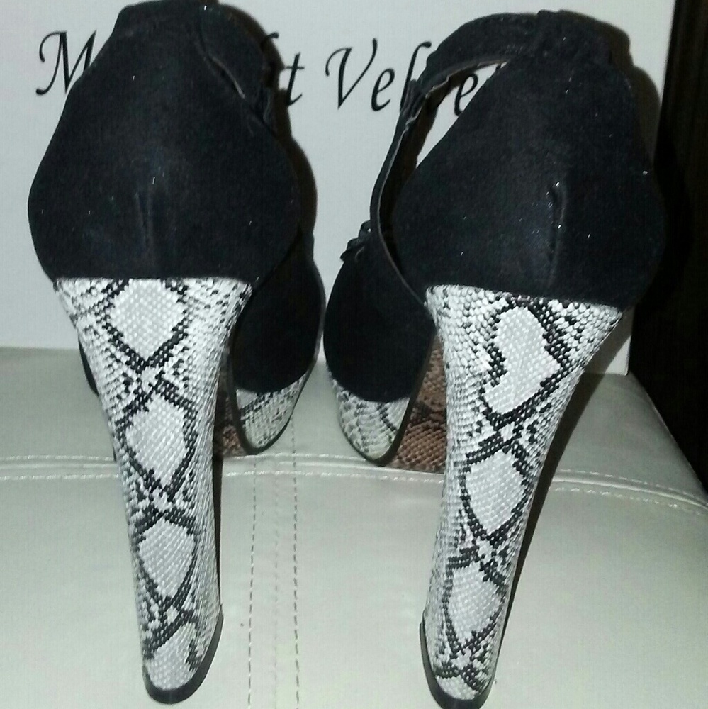 Shoes - Picture 6 of 8